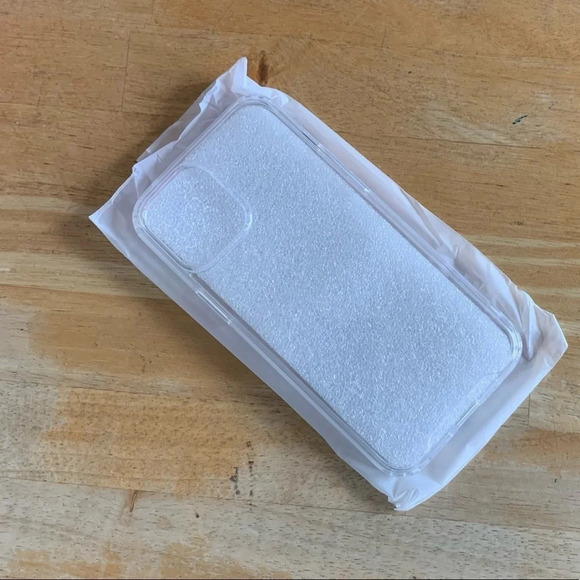 New Crystal Clear Case iPhone 12 Pro Max - Picture 9 of 12